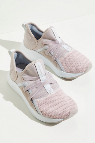 new balance beaya sneaker