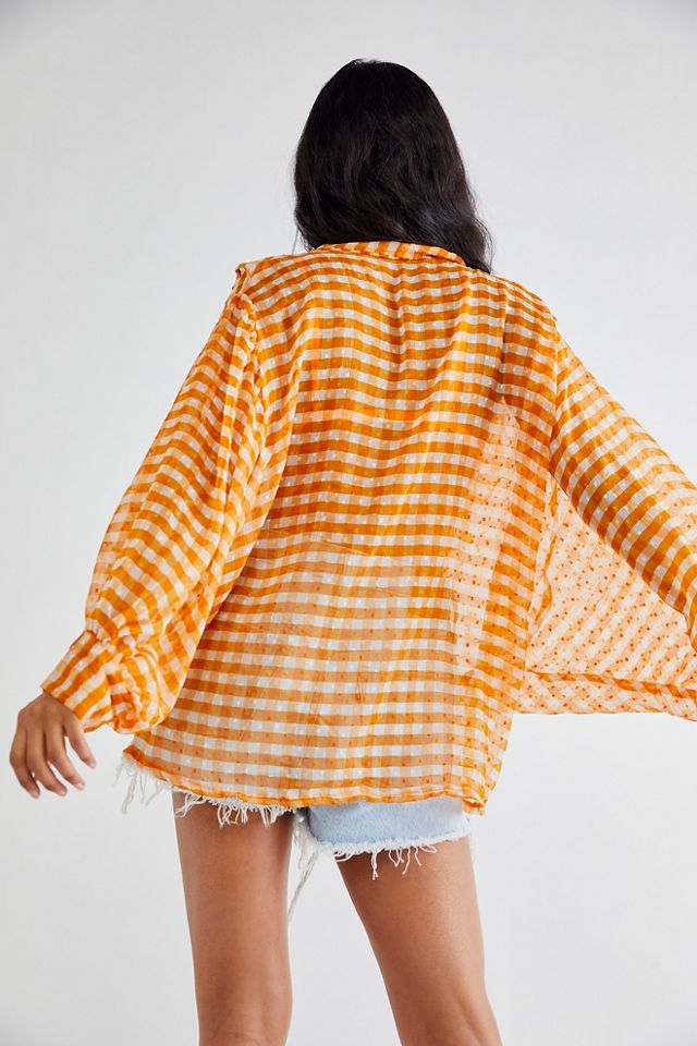 Chemise à carreaux nouée sur le devant #2