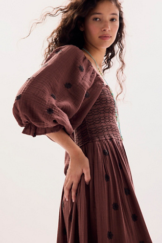 Женское платье Free People Dahlia Embroidered Maxi, цвет: Бордовый — фото 2