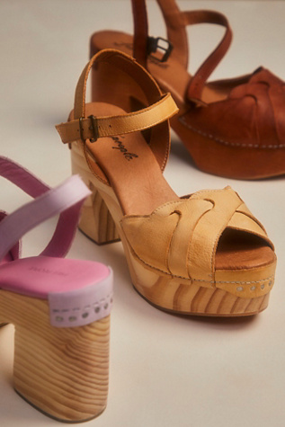 Orion Woven Clogs by Free People in Tan, Size: EU 41