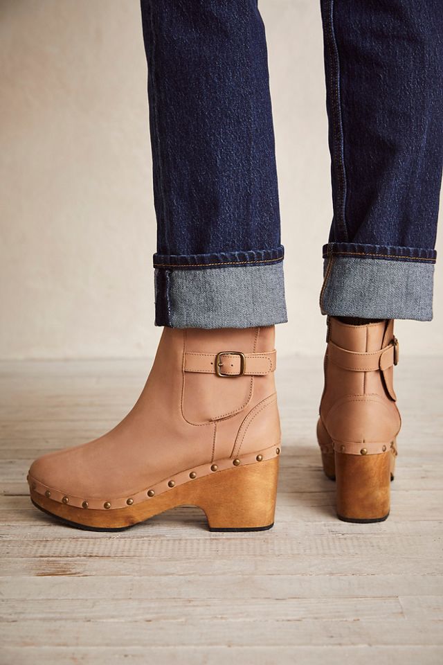 Bungalow clog boot deals