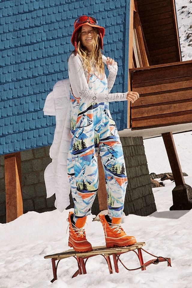 The Best Ski Outfits for Women Who Love Hitting the Slopes - Trendy Mami