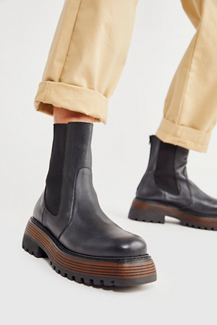 Rhodes Chelsea Boots