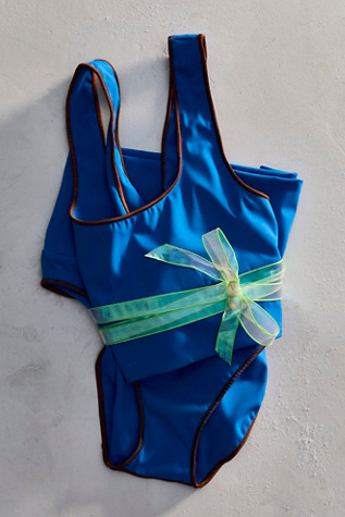 Le haut de surf court Contour