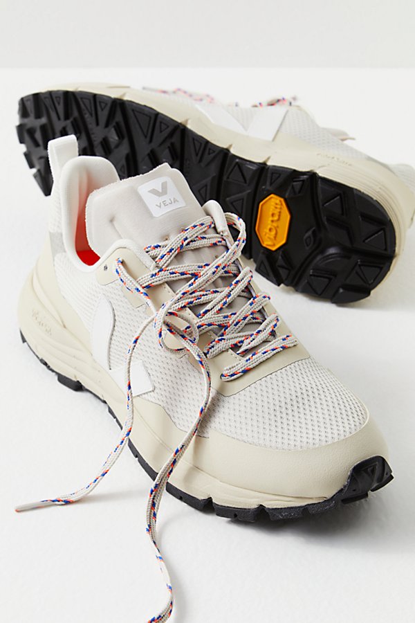 Veja Dekkan Sneakers In Natural / White