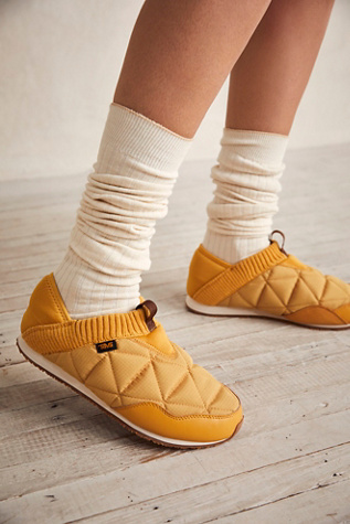 Teva Reember Moccasins In Honey Gold