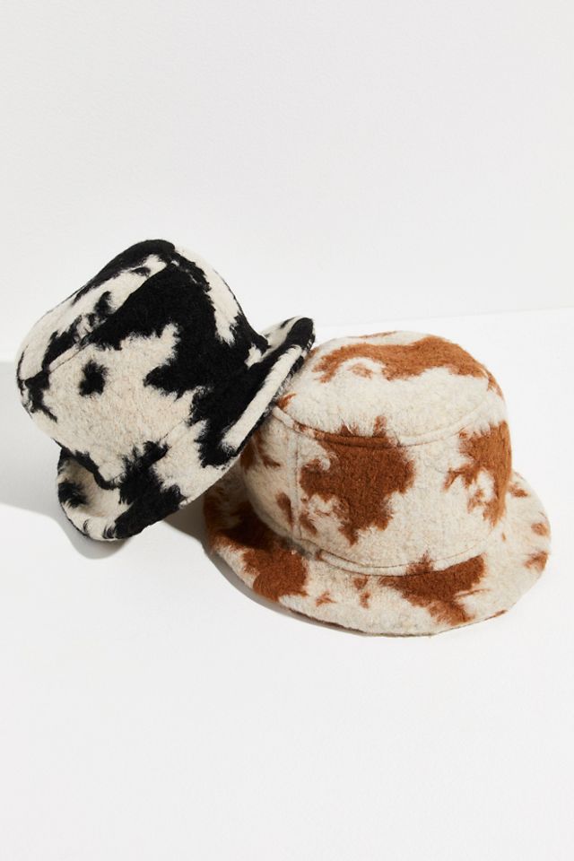 New?Anna Sui Cowhide Caramel Shearling Hat- Free people Anna Sui: SSENSE Exclusive Brown Faux Fur Beanie | SSENSE main image 4