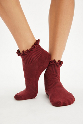 Movement Classic Ruffle Socks