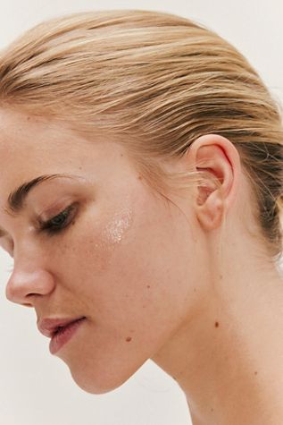 MARA Algae Enzyme Cleansing Oil Makeup Remover with Chia + Moringa