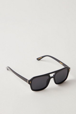 Женские солнцезащитные очки Free People Royal Polarized Aviator Sunglasses, цвет: Чёрный / Дымчатый — фото 7