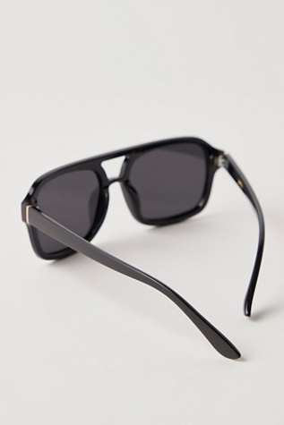 Женские солнцезащитные очки Free People Royal Polarized Aviator Sunglasses, цвет: Чёрный / Дымчатый — фото 8