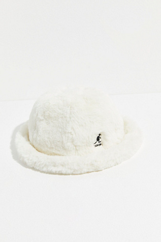 Kangol Faux Fur Casual Hat In Cream