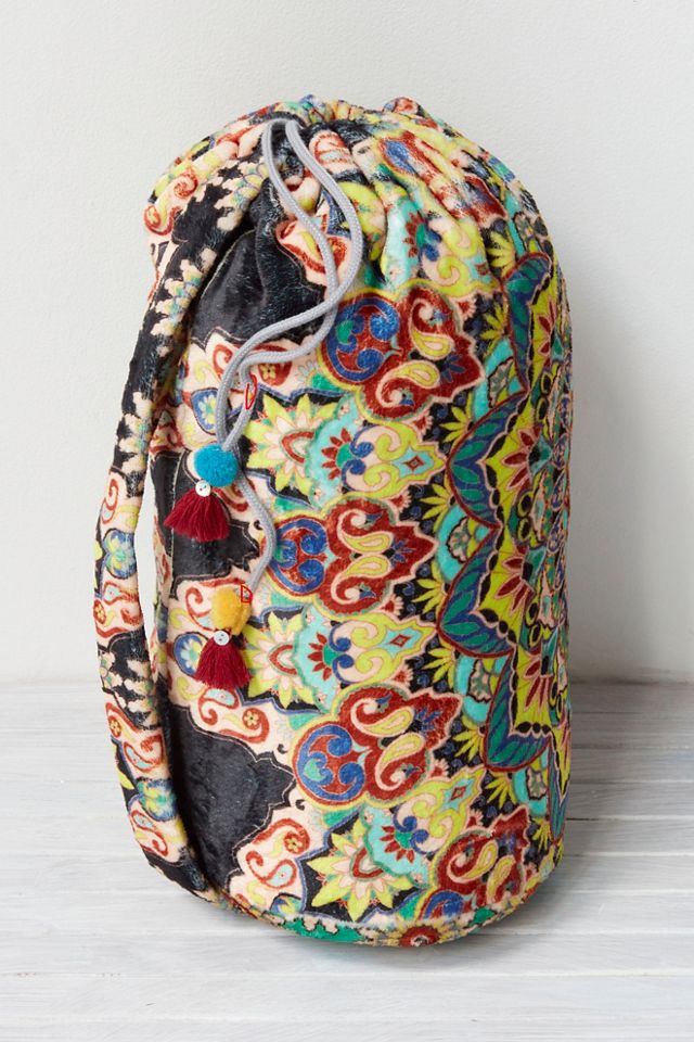 Johnny Was NWT Plush Floral Cozy Drawstring Carrier Bag NO BLANKET INCLUDED JOHNNY WAS Floral Print Cozy Fleece Drawstring Blanket Bag  main image 4