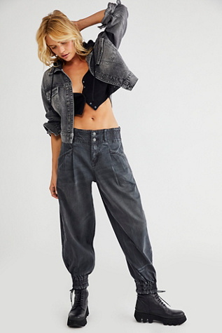 Ari Slouchy Jogger Jeans Free People