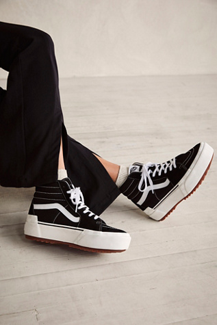 UA Sk8-Hi Stacked Sneakers ميزان الجسم UA Sk8-Hi Stacked Sneakers ميزان الجسم