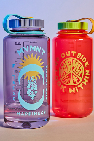 FP Movement x Nalgene Sustainable Water Bottle