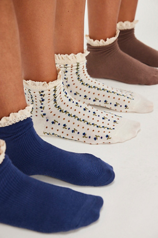 Ruffle Sock Pack product page