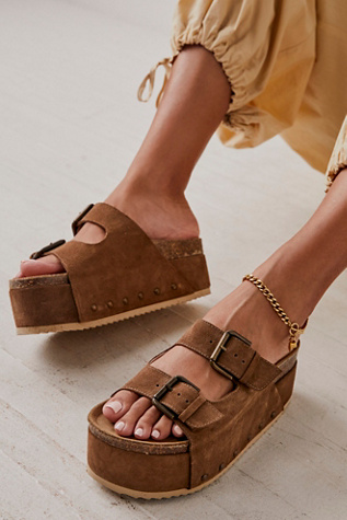 rule breaker flatform sandals