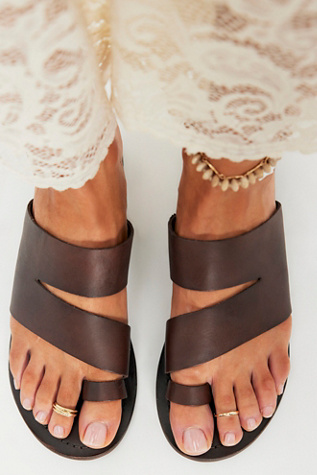 Abilene Toe Loop Sandals by Free People in Brown, Size: EU 38
