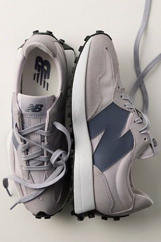 New Balance 327 Sneakers