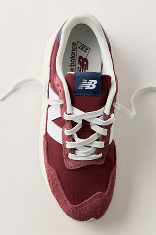 New Balance 740 Sneakers