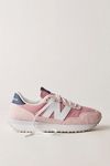 237 Sneakers