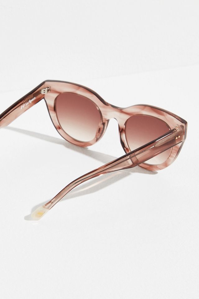 Le Specs Handmade Airy Canary II Sunglasses | Free People display picture 1