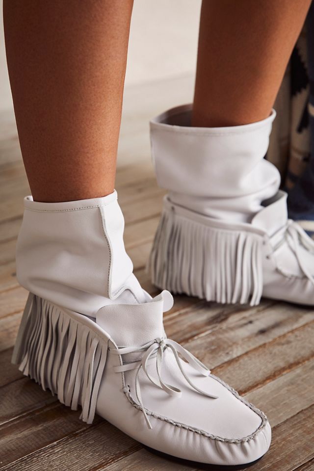 White best sale moccasins boots