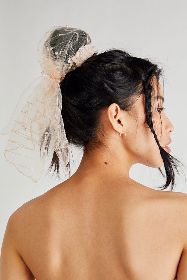 Enid Bun Cover | Free People display picture 1