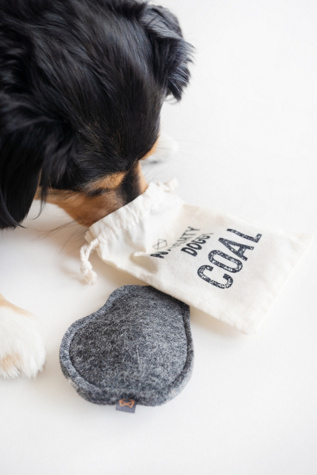 MODERNBEAST Naughty Doggy Coal