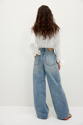 CRVY Gia Wide-Leg Jeans by We The Free at Free People in Light Wash, Size: 28 S