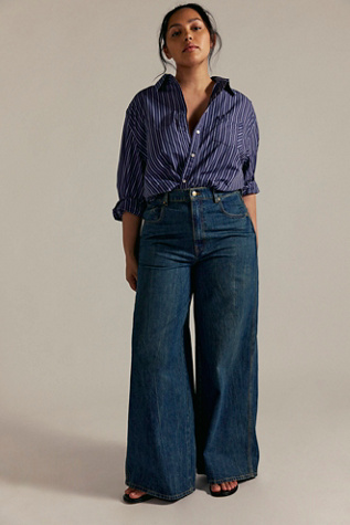 CRVY Gia Wide-Leg Jeans par We The Free en Dark Saturday, pour femme taille: 25 L chez Free People