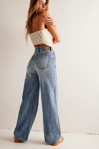 CRVY Gia Wide-Leg Jeans by We The Free at Free People in Light Wash, Size: 32