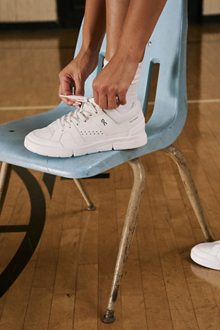 On The Roger Clubhouse Tennis Sneakers In All White