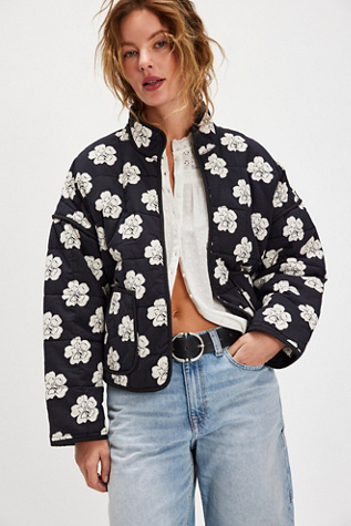 Chloe Jacket par Free People en Fleurs De Nuit, pour femme