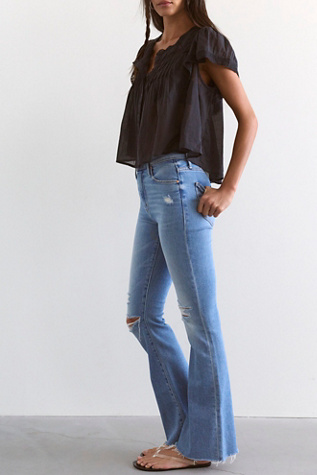 MOTHER The Weekender Frayed Flare Jeans