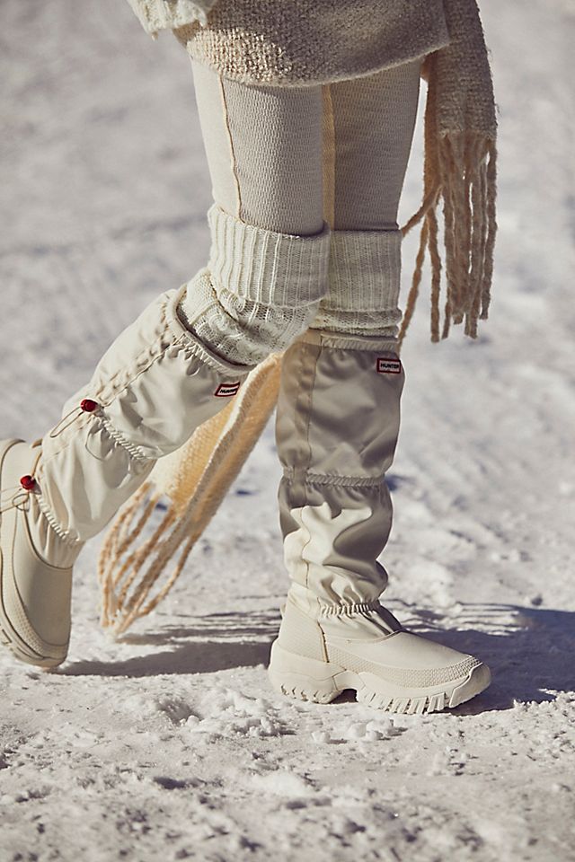 Hunter Wanderer Tall Snow Boots