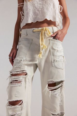 RE/DONE ホワイトデニム RE/DONE Engineered Wide Tapered Jeans | Free People