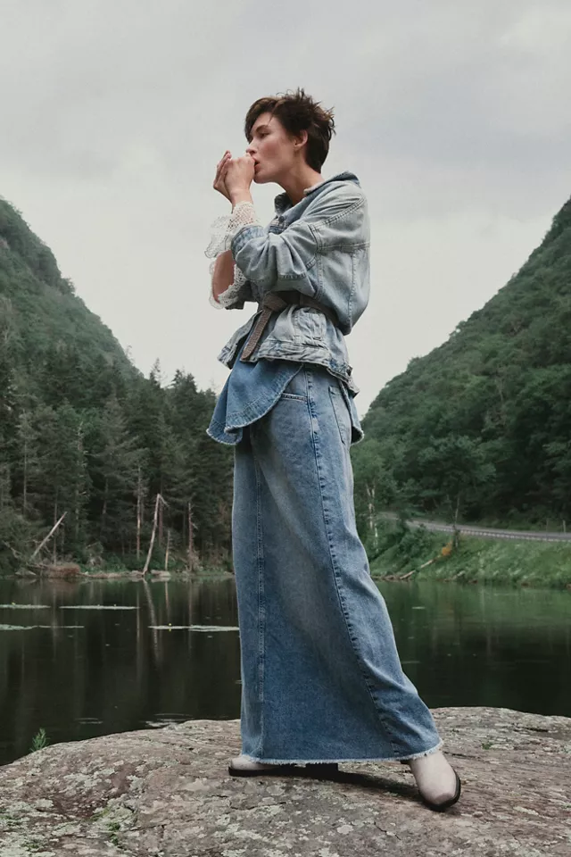 This Fall 2022 Trend Redefined the Long Denim Skirt - Madison to Melrose