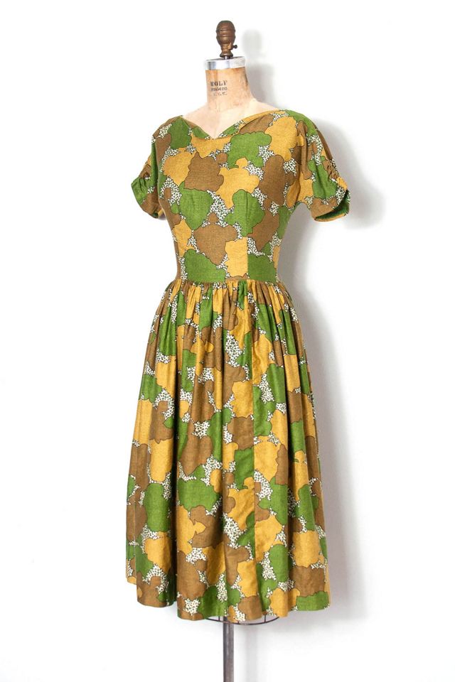 Vintage 1950s Floral Leaf Print Cotton Dress Selected by SwaneeGRACE #2