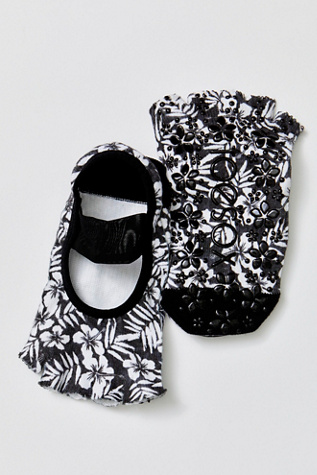 Mia Vacay Mode Grip Socks product page