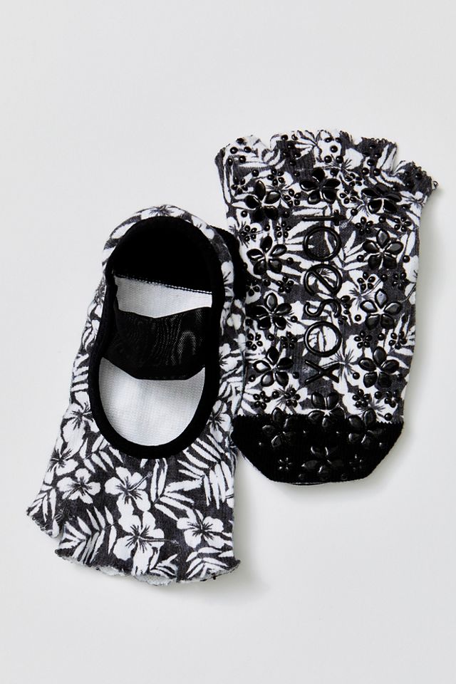 Mia Vacay Mode Grip Socks
