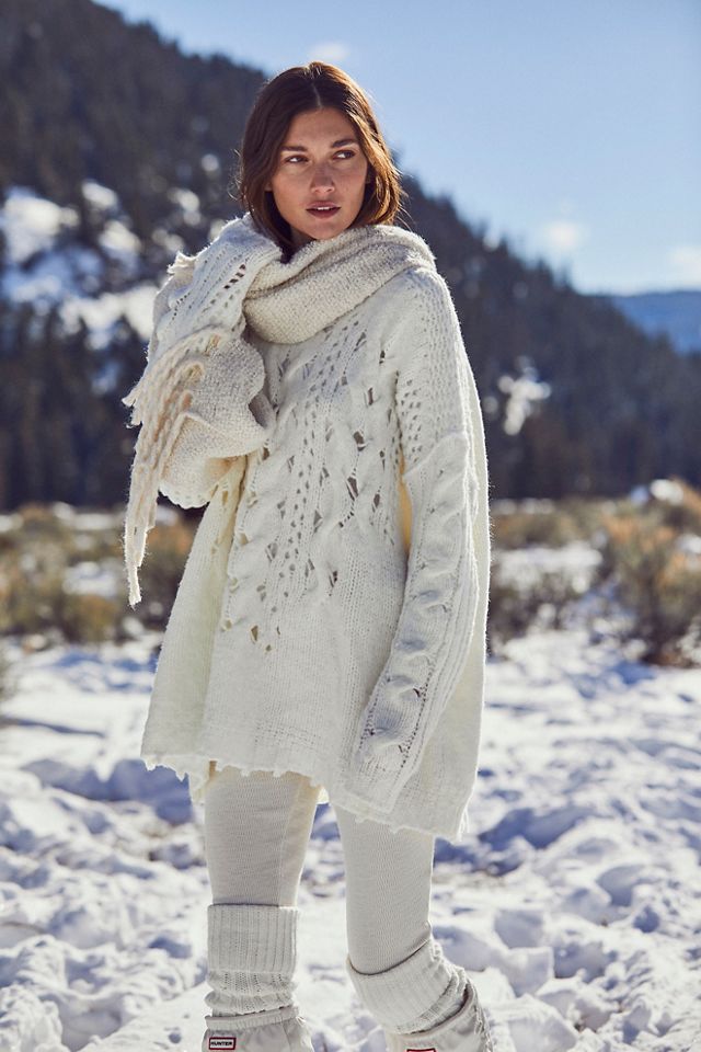 Chunky Knitted Scarf + Cream Snow Boots