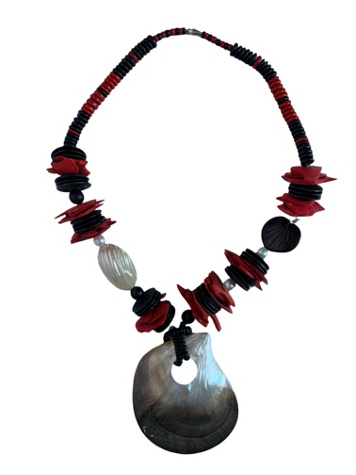 Vintage 1980s Giant Shell Statement Necklace Selected by SharpLilTeeth