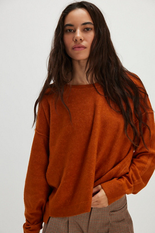 Luna Pullover product page