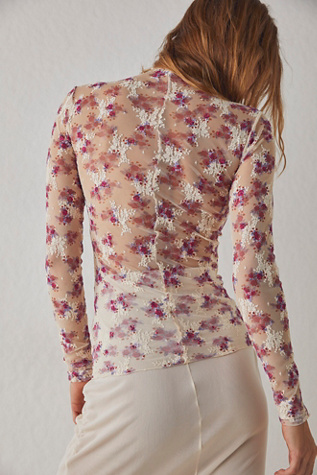 Женский топ Intimately Lady Lux Printed Layering Top, цвет: Слоновая кость комбинированный — фото 3