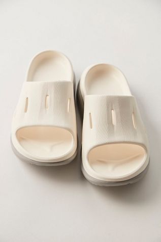 HOKA®  Ora Recovery Slide 3