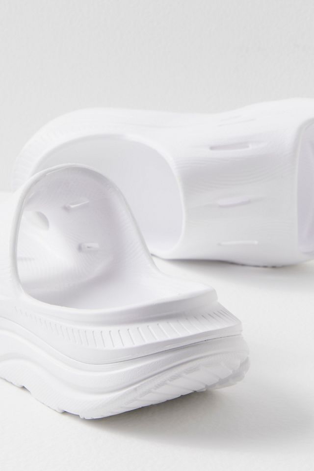 HOKA®  Ora Recovery Slide 3