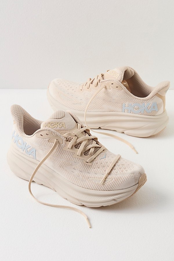 Hoka Clifton 9 Sneakers In Shifting Sand / Eggnog