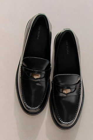 Liv Loafers